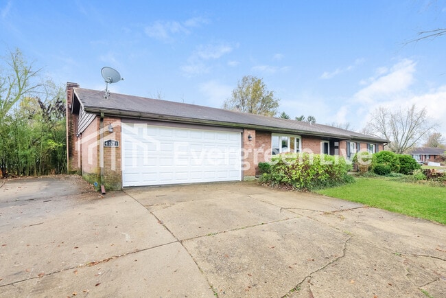 4571 Sylvan Oak Dr in Dayton, OH - Building Photo - Building Photo