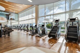 220 SE Mizner Blvd, Unit 201 in Boca Raton, FL - Foto de edificio - Building Photo