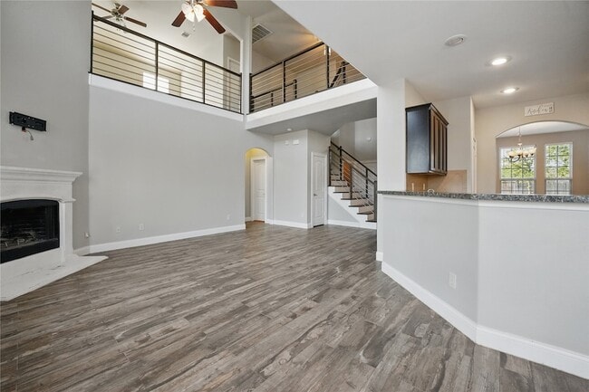 1205 Caroline Dr
