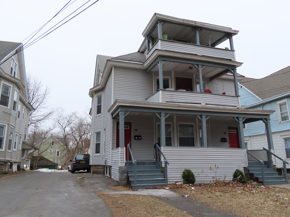 736 Westcott St in Syracuse, NY - Building Photo