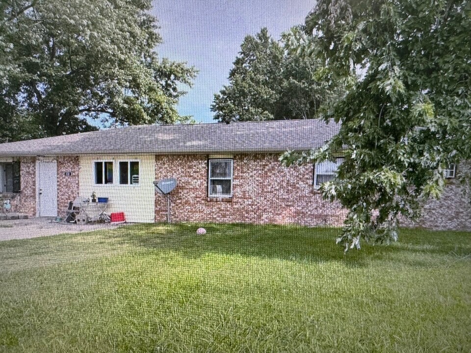 512 S Randel St in Mountain Grove, MO - Building Photo