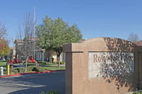 Rosewood Villas in Cutler, CA - Foto de edificio - Building Photo