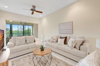 7472 La Paz Blvd in Boca Raton, FL - Building Photo - Building Photo