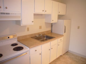 Sherwood Terrace Apartments in Saratoga Springs, NY - Building Photo - Building Photo