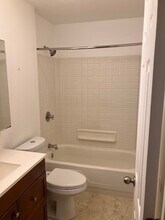 5107 SE Bybee Blvd, Unit 1 in Portland, OR - Foto de edificio - Building Photo