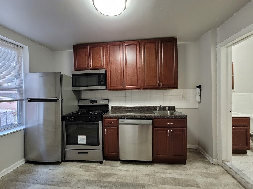 6310 Broadway in West New York, NJ - Building Photo