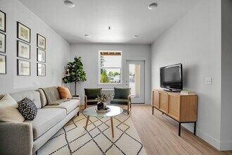 Tilian Point in Woodburn, OR - Building Photo - Building Photo