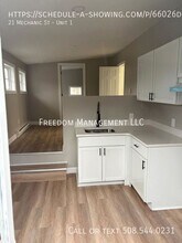 21 Mechanics St in Putnam, CT - Building Photo - Building Photo