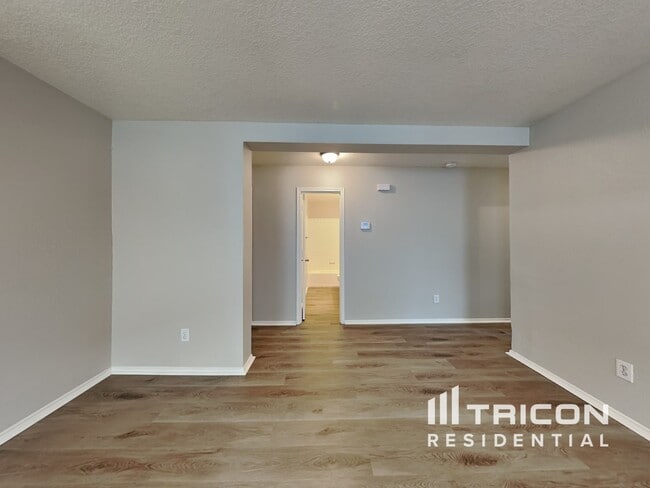 3014 Edison Crest in San Antonio, TX - Building Photo - Building Photo