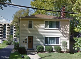 3010 Harvey St in Madison, WI - Building Photo