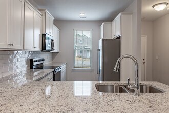 Copper Ridge Townhomes in Evans, GA - Foto de edificio - Interior Photo