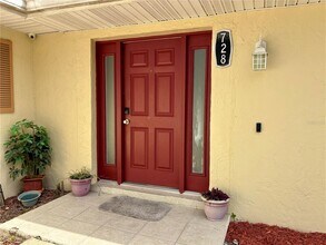 728 Lake Ned Rd in Winter Haven, FL - Building Photo - Building Photo