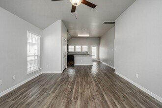 8311 Stonehollow in Temple, TX - Building Photo - Building Photo