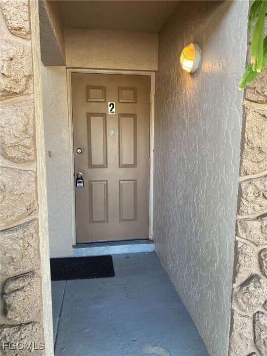 910 SE 14th Terrace in Cape Coral, FL - Building Photo
