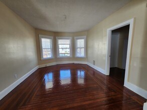 395 Sherman Ave, Unit 1 in New Haven, CT - Building Photo - Building Photo