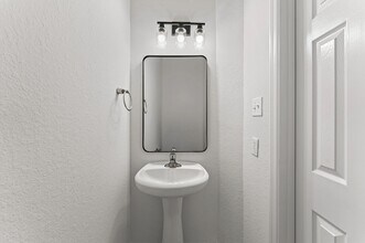 1246 Glenwood Canyon Ln in Houston, TX - Building Photo - Building Photo