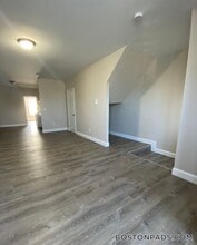 671 Middle St in Fall River, MA - Building Photo - Building Photo