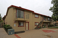 Garfield Village Apartments in Sacramento, CA - Foto de edificio - Building Photo