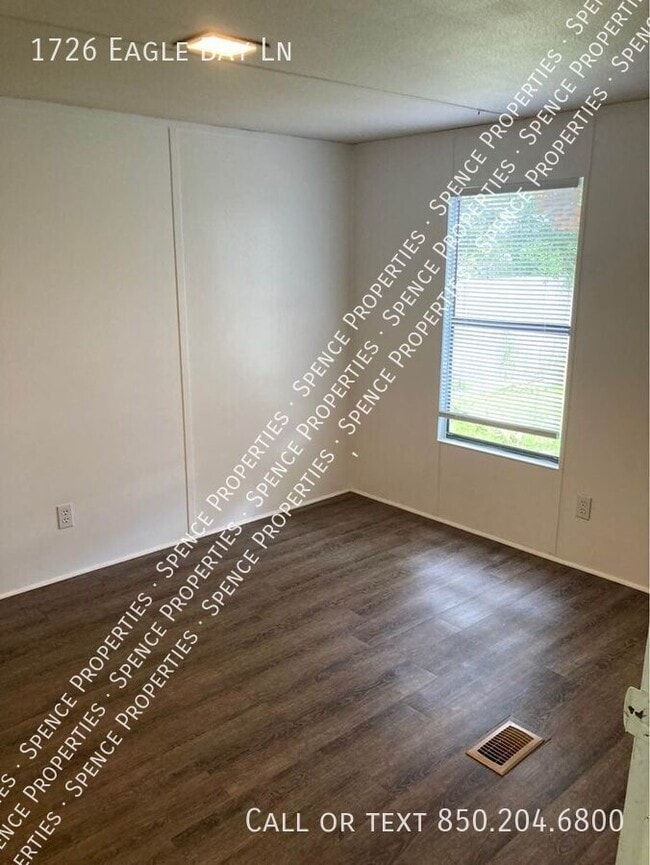 1726 Eagle Bay Ln in Navarre, FL - Foto de edificio - Building Photo