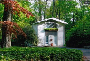 301 Mill Rd in New Canaan, CT - Building Photo