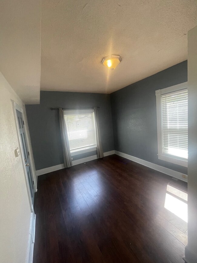 property at 5051 N Raleigh St