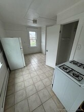 229 Helen St in Bridgeport, CT - Foto de edificio - Building Photo