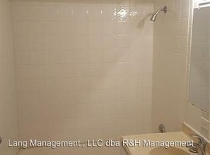 4910 Saxon Dr in Houston, TX - Building Photo - Building Photo