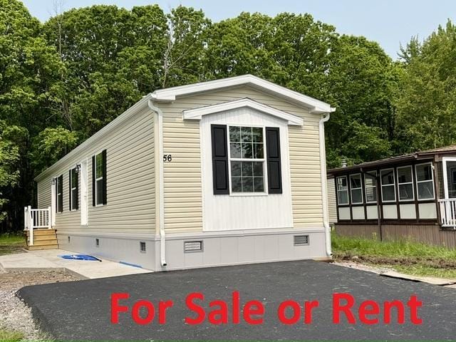 56 Elmhurst Dr in Lockport, NY - Building Photo