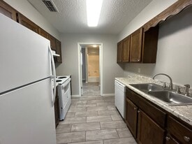 30 Sta Les Cv, Unit 3 in Jackson, TN - Building Photo