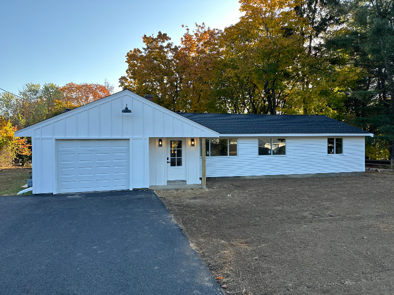 24 Bradford Jay Rd in Holliston, MA - Building Photo