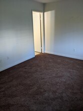 1811 E Grand Ave, Unit 126 in Escondido, CA - Building Photo - Building Photo
