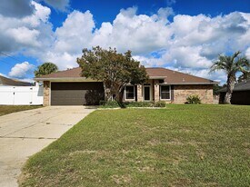 5168 Whitehurst Ln in Crestview, FL - Building Photo