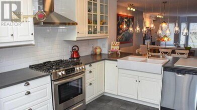 240-240 E Keith Rd in North Vancouver, BC - Building Photo - Building Photo