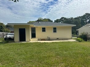 914 Fleetwood Dr in Fayetteville, NC - Building Photo - Building Photo