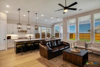 5725 Huron Dr in New Braunfels, TX - Building Photo - Building Photo