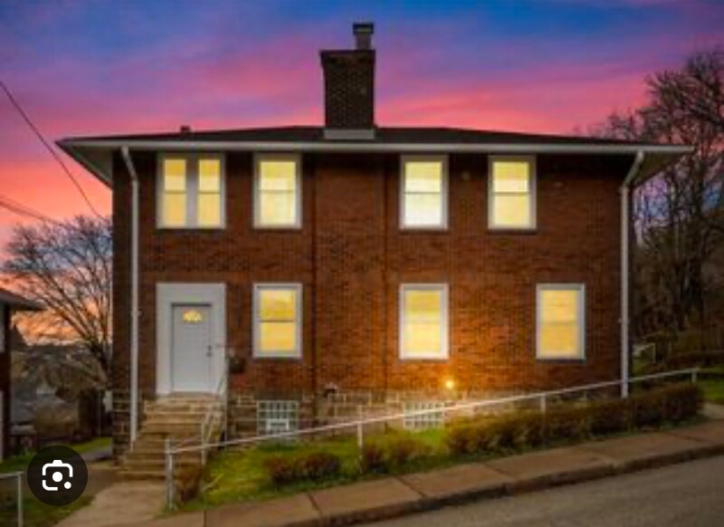 100 Clara St in Pittsburgh, PA - Foto de edificio