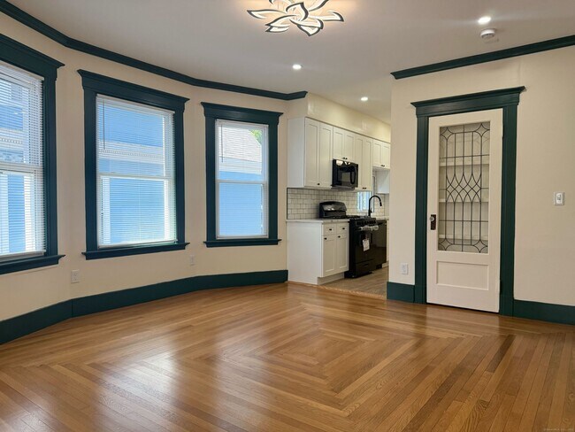 130 Hubinger St in New Haven, CT - Building Photo - Building Photo