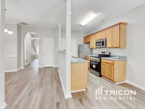 4864 Sierra Way in College Park, GA - Foto de edificio - Building Photo