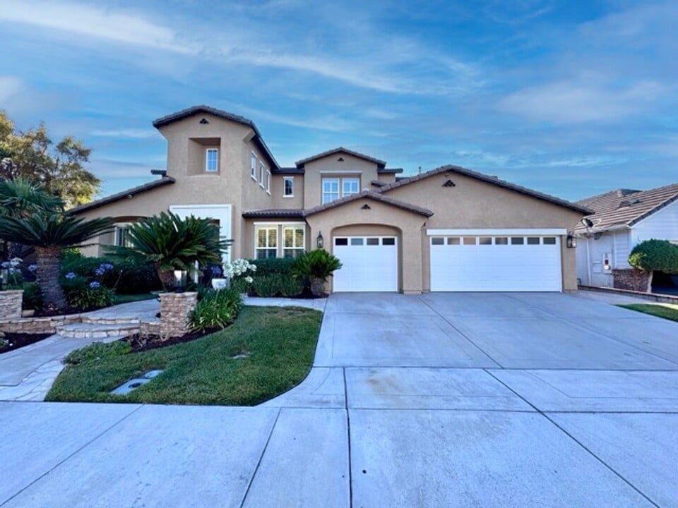 43799 Vía Cavalo in Temecula, CA - Building Photo
