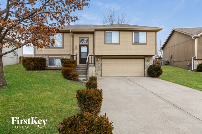 property at 11427 N Farley Ave