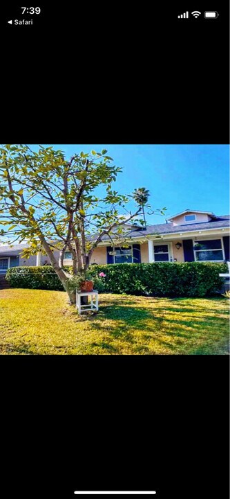 1537 Evergreen St in Burbank, CA - Building Photo