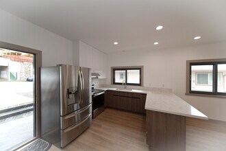 2056 10th Ave, Unit Front 3 in Honolulu, HI - Building Photo - Building Photo