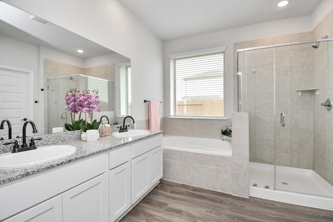 property at 395 Hunter Rnch Wy