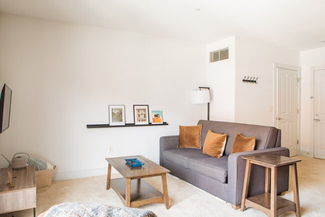 145 N Jackson St in Milwaukee, WI - Building Photo - Building Photo