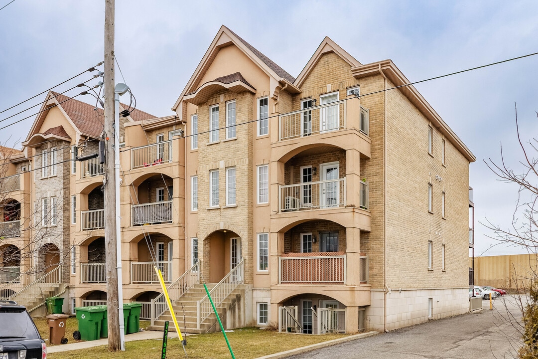 410 Sherbrooke St in Montréal, QC - Building Photo