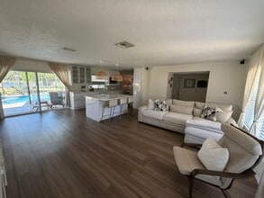 14012 Middleton Way in Tampa, FL - Building Photo - Building Photo