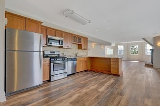 170 Undercliff Ave, Unit 3 in Edgewater, NJ - Foto de edificio - Building Photo