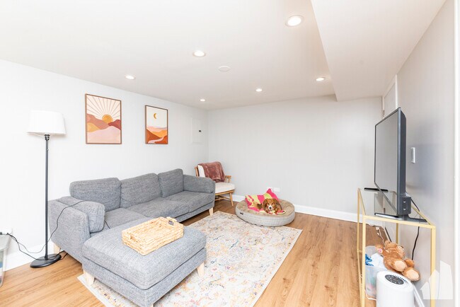 1545 W Addison St, Unit 2
