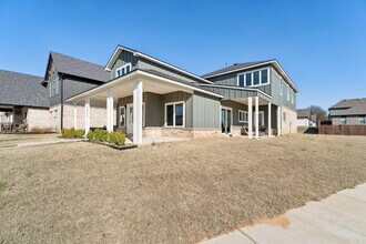 2410 W Charleston St in Broken Arrow, OK - Building Photo - Building Photo