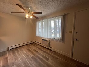 339-399 E 10th St in Loveland, CO - Building Photo - Building Photo
